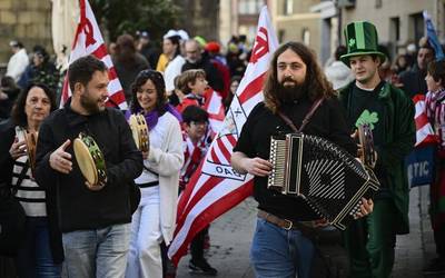 Egun osoko festa izan dute plentziarrek 16. Inauteri Tematikoetan