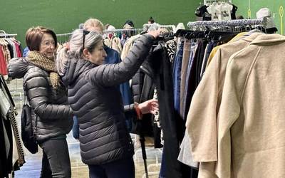 Kaxkabeltza elkarteak stock azoka egin du asteburuan