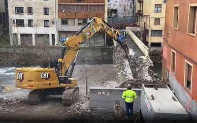 Hasi dira Gabolatseko zubia eraisten