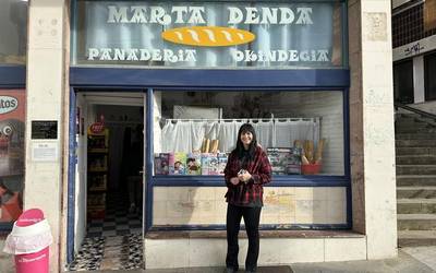 Marta Basterretxea: "Korapilatzen ibiltzea gustatzen zaidanez, denetarik ekartzen dut dendara"