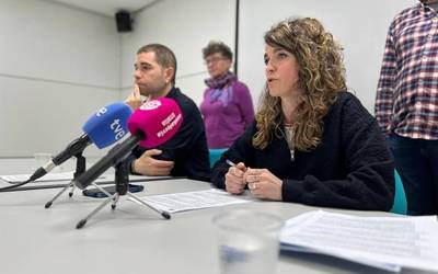 Nafarroako gutxieneko soldataren aldeko sinadura bilketa martxan jarri dute sindikatuek