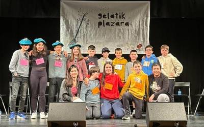 Harrobiarentzako bi bertso txapelketa abian