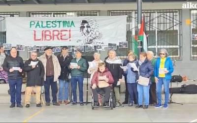 Palestinari elkartasuna adierazteko eguna egin zen Larrabetzun