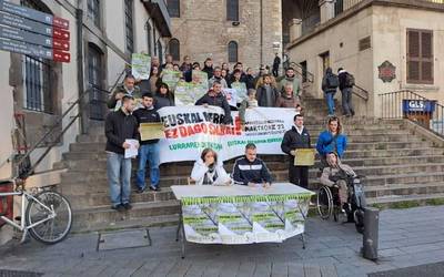 Euskal Herria Bizirik taldeak manifestazio nazionala deitu du Gasteizen larunbatean