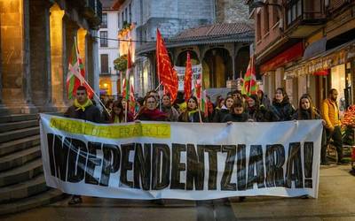 "Aiaraldetik independentziara" lemapean, antolakuntzaren beharra azpimarratu du Ernai gazte antolakundeak