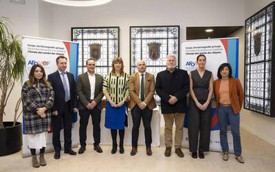 Euskalerria Irratiak mugaz gaindiko proiektu batean hartuko du parte