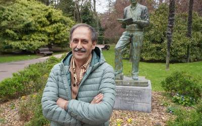"Literaturan sartzeko aukera polita da ipuin sorta indartsu bat"