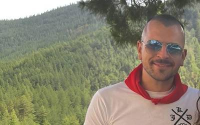 «Barruak momentuan eskatzen didanari kantatzea gustatzen zait»