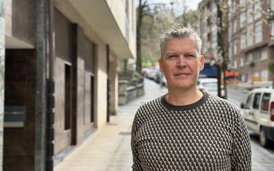 Yves Roos: "Kanpotik datozenei euskara ikastea gomendatuko nieke"