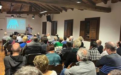 Luis Mari Zaldua, Euskal Herriko antzinako jaiko eta jainkosei buruz Irizar jauregian