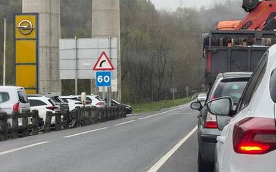 Bi autoren arteko istripua izan da Bergaratik Arrasatera bidean