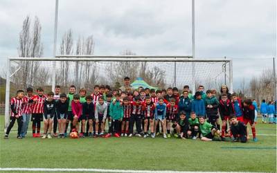 Aingeru Olabarrietaren bisita jaso dute Amurrioko Non League Day egunean