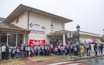 Salatu dute Osakidetzak ez diela erantzun eskualdean bildutako 5.646 sinadurei, eta mozioak aurkeztuko dituzte udaletan