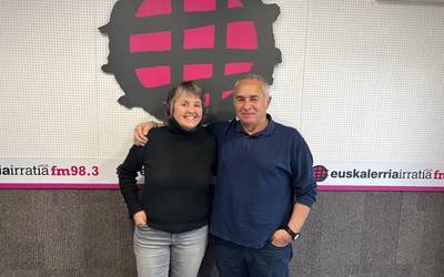 Edurne Arrizibita eta Fermin Artola (Zaporeak): “Egunero elikagai duinak ematen dizkiegu Lesboseko errefuxiatu zaurgarrienei”