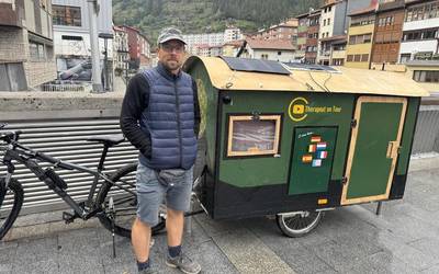 Alemaniara bidean, etxe ibiltariarekin