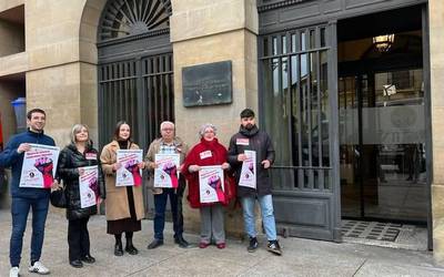 30.000 langile publiko deitu dituzte grebara