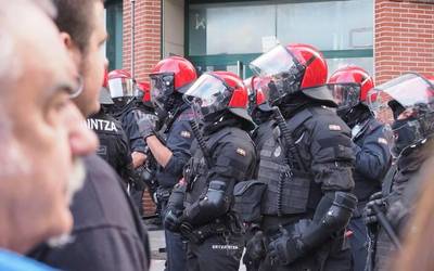 Etxegabetu duten Astrabuduako familiaren aldeko elkarretaratzea egingo dute gaur 19:00etan