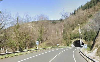 AP-636 errepidea itxita egongo da domeka gauean, Antzuola eta Bergara artean