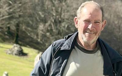 «Norbere mugak aurkitzea da niretzat harri jasotzea»