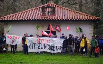 AHTk mehatxatuko lituzketen guneak bisitatu dituzte