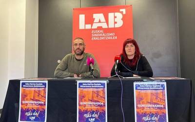 Esku-hartze sozialak hitzarmena behar duela aldarrikatzen ari dira