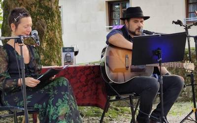 Igande arratsaldean errezitaldi musikatua eskainiko dute Pettik eta Ana Galarragak Kultur Etxean