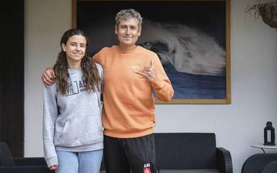 A. Mijangos eta I. Astobiza: "Gure ustez, edonork gozatu dezake surfaz"