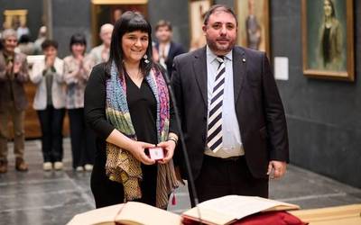 Gallo foru parlamentari karguaz jabetu da