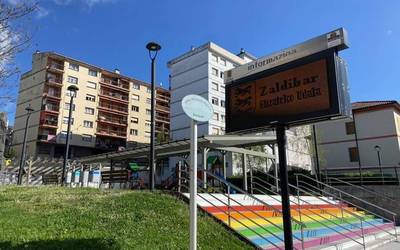 Beheko solairuetako lokalak etxebizitza bihurtzeko aukera Zaldibarren