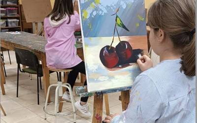Gaztetxoen pintura ikastaroetan irakasle aritzeko izen-ematea zabaldu du Oñatiko Udalak