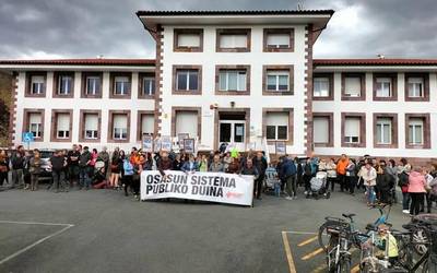 Egoera salatzeko mobilizazioekin segituko duela iragarri du Baztango Osasun Plataformak