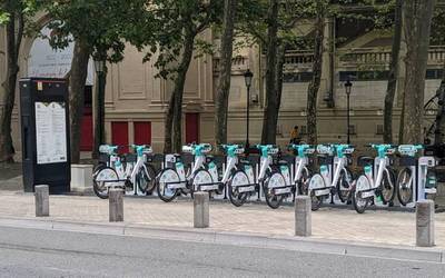 Ride On enpresak bertan behera utzi du Iruñeko bizikleta elektrikoen zerbitzua