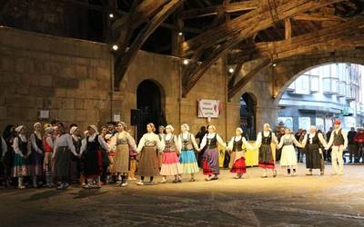 Bizkaian Emakumeak Dantzari, zapatuan, Durangon