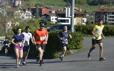 Mendi lasterketarekin, giro ederrean ekin diote Gazte Asanbladaren laugarren urteurrena ospatzeari
