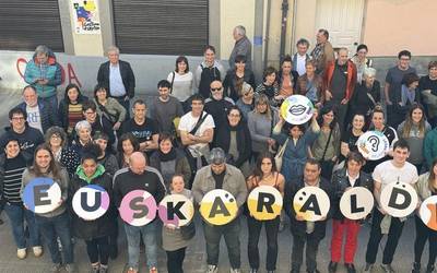 Aretxabaletarrek euskaraldiari dei egin diote, hamaikakoa aurkeztuta