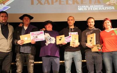 Etxarriarrak txapeldunordeak Euskal Herriko mus txapelketa