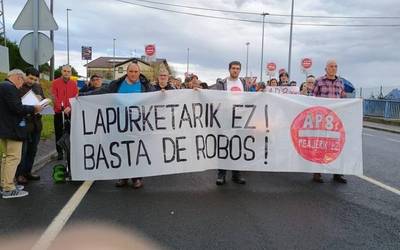 Autopistako ordainsaria kentzea eskatu dute, "lapurreta" dela iritzita