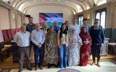 [ARGAZKI GALERIA]: Suelma Beiruk ministro sahararra Durangaldera etorri da