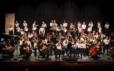 Iruñeko Gazte Orkestra eta Iturramako DBHko ikasleen artelanak Geltokiko apirileko agendan