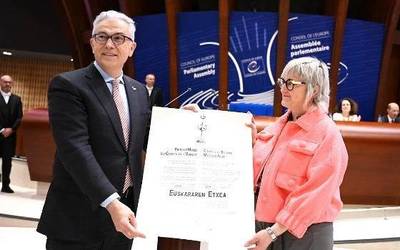 Euskararen Etxeak Europako Kontseiluaren Museo Saria jaso du Estrasburgon