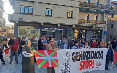 Palestinako genozidioa salatu dute