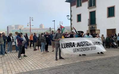 Palestinaren kontrako genozidio "jasanezina" geldiaraztea eskatu dute Zumaian ere