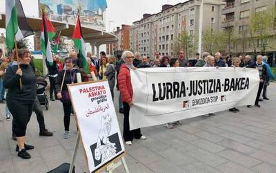 Palestinaren aldeko oihartzuna ozen entzun da Uribe Kostan