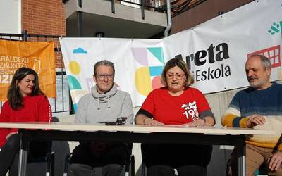 Monolitoak, dokumentalak, bisita gidatuak edota kontzertuek ezaugarrituko dute Areta Herri Eskolaren mendeurren jaia