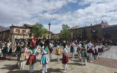 Elvillarrek eskualdeko dantzariak hartu ditu