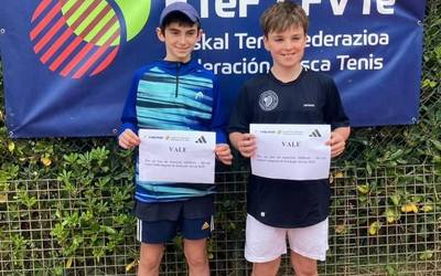 Euskadiko Tenis Txapelketa irabazi du Jon Luja Urquijok