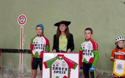 Belaunaldi berrien aitortza jaso du Oiarbidek