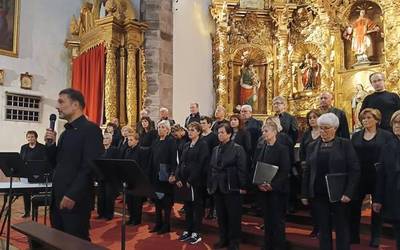 Arrakatatsua izan da Mendi Abesbatzak Malerrekako Egun Solidarioan emandako kontzertua