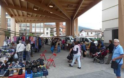 Emairen eskaintza bueltan da