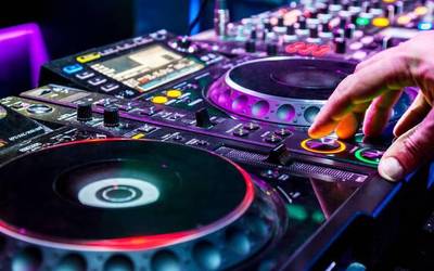 Musika elektronikoa sortzen ikasteko, umeentzat tailerra prestatu du Holz Und Blech-ek
